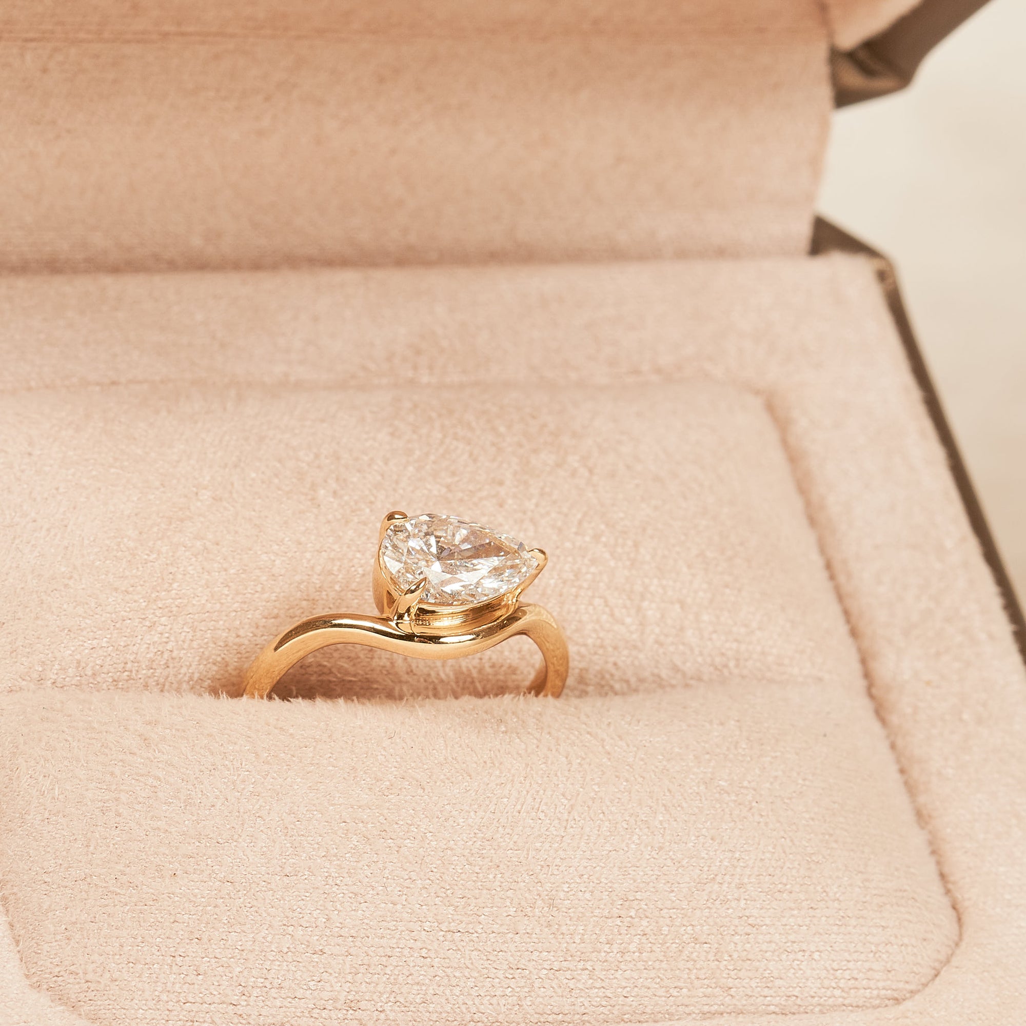 Elise - Pear Shaped Wave Lab Grown Diamond Pinky Ring - 18K Gold - 1 ct