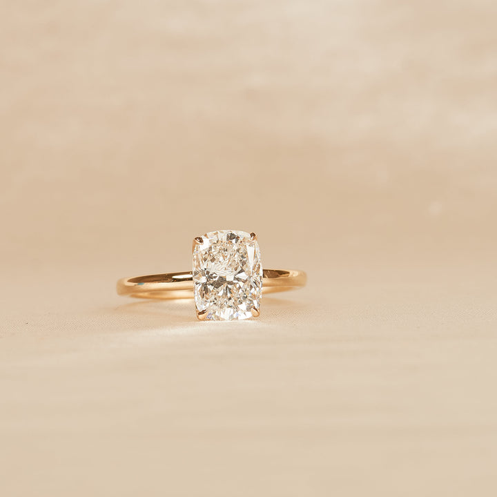 Mila - In Stock - Elongated Cushion Flower Prong Lab Grown Diamond Ring - 18K Gold - 2 ct