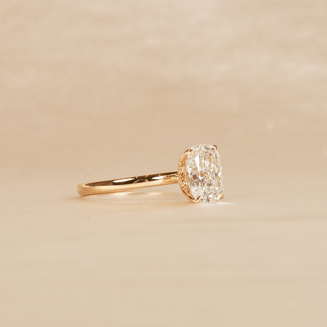 Mila - In Stock - Elongated Cushion Flower Prong Lab Grown Diamond Ring - 18K Gold - 2 ct