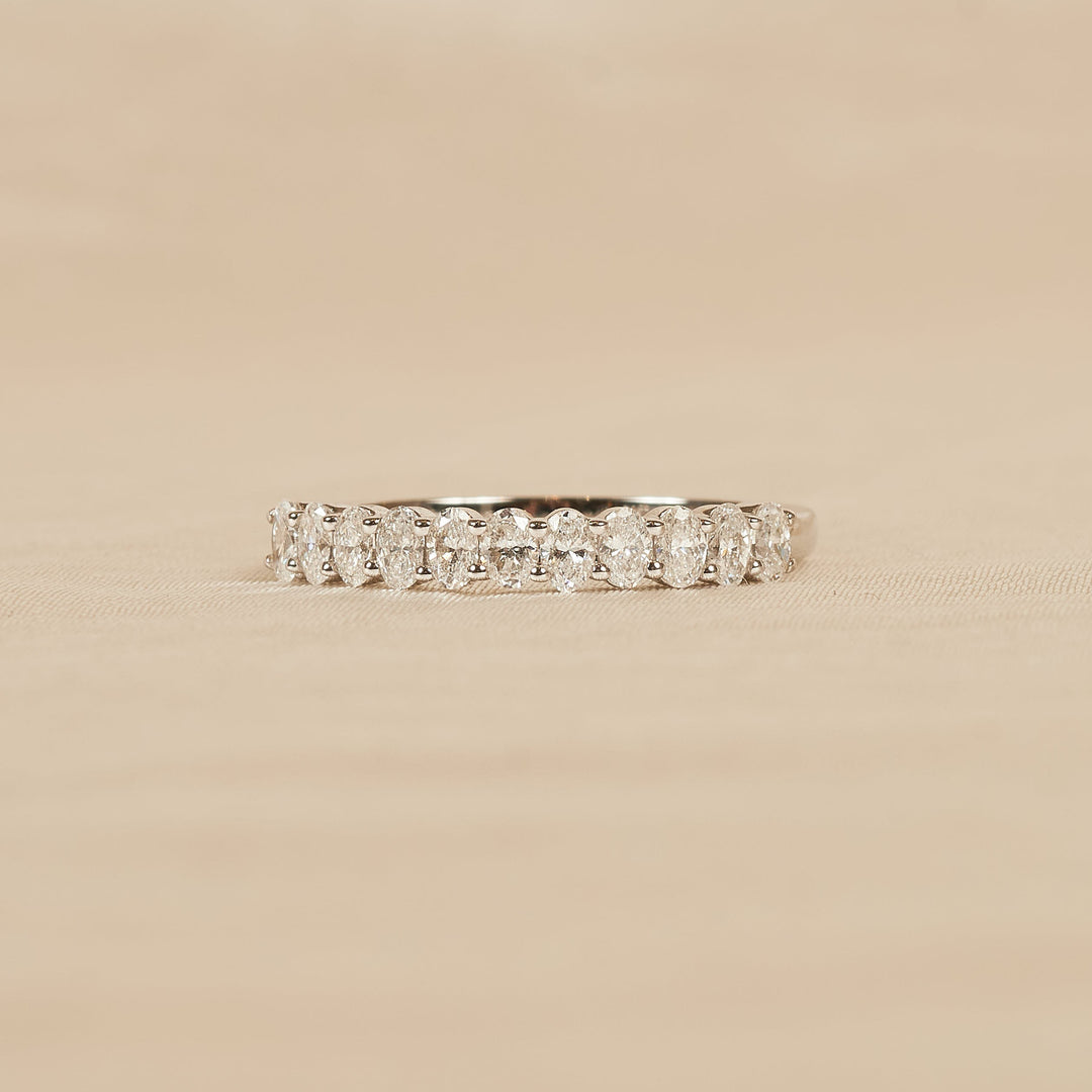 Livia - In Stock - Oval Lab Grown Diamond Row Ring - 18K Gold