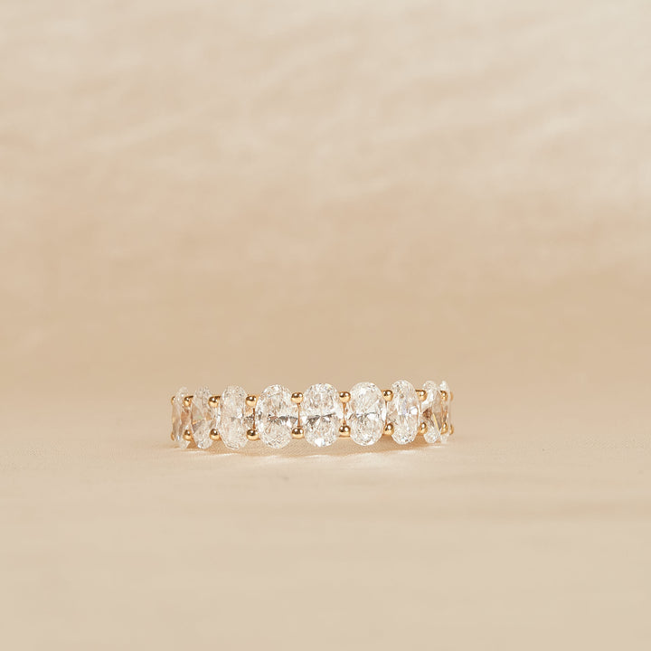 Ashley - Oval Half Eternity Lab Grown Diamond Ring, U-Setting - 18K Gold - 2,30 ct