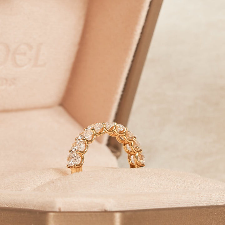 Ashley - Oval Half Eternity Lab Grown Diamond Ring, U-Setting - 18K Gold - 2,30 ct