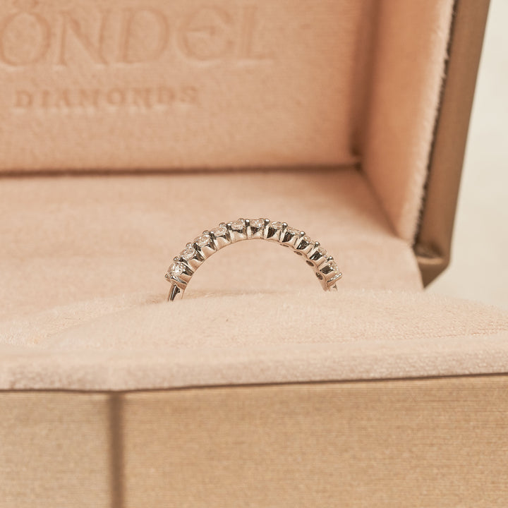 Livia - In Stock - Oval Lab Grown Diamond Row Ring - 18K Gold