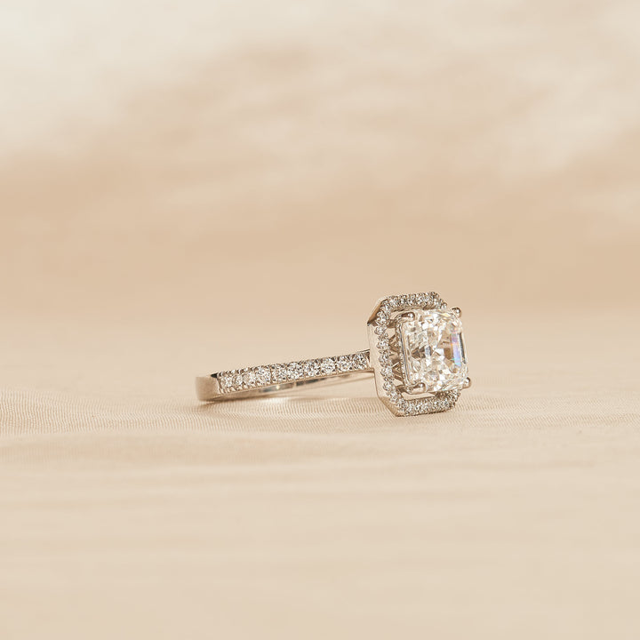 Cushion Halo Ring - 18K Yellow Gold - 1.70 ct