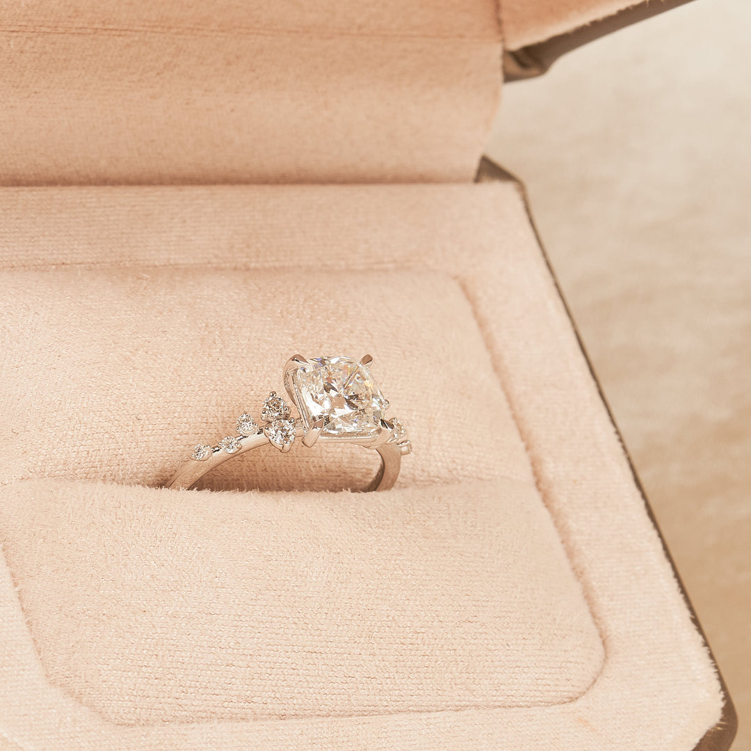 Cushion Cut Diamond Snowdrift Ring - 18K Gold - 1.82 ct