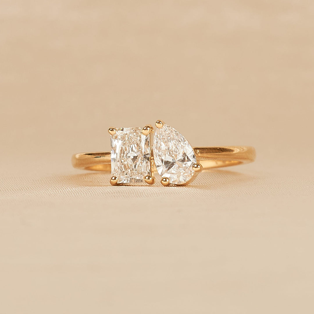 Demi - Radiant Pear Toi et Moi Lab Grown Diamond Ring - 18K Gold - 1,0 ct