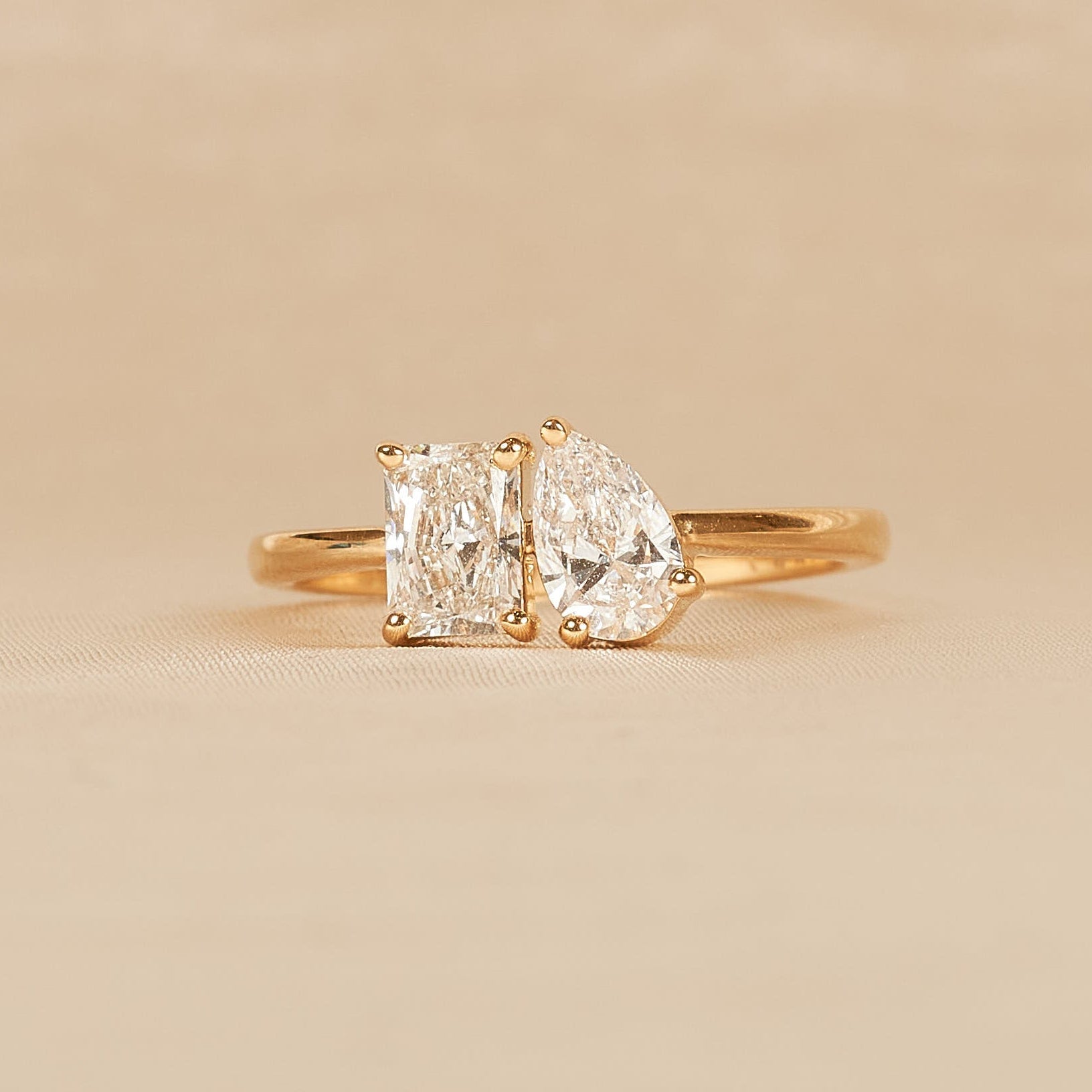 Demi - Radiant Pear Toi et Moi Lab Grown Diamond Ring - 18K Gold - 1,0 ct