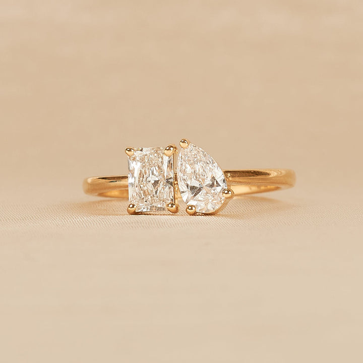 Demi - Radiant Pear Toi et Moi Lab Grown Diamond Ring - 18K Gold - 1,0 ct