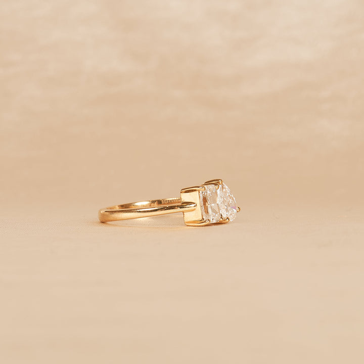 Demi - Radiant Pear Toi et Moi Lab Grown Diamond Ring - 18K Gold - 1,0 ct