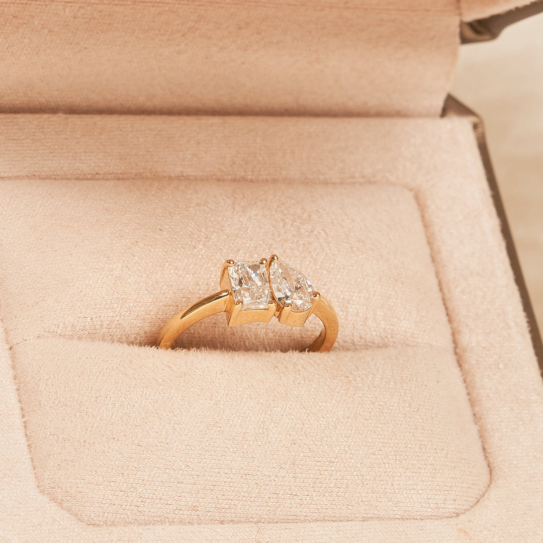 Demi - Radiant Pear Toi et Moi Lab Grown Diamond Ring - 18K Gold - 1,0 ct