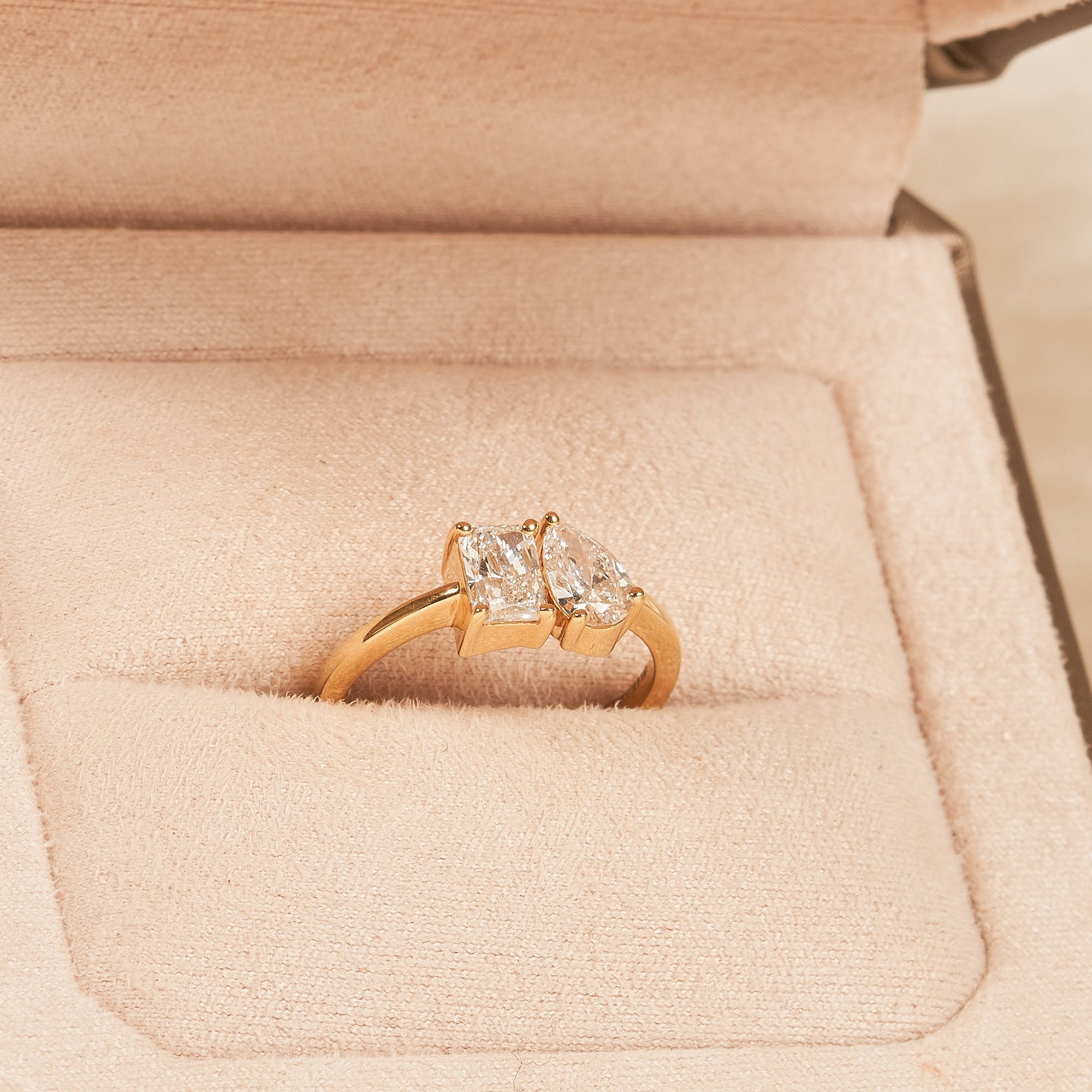 Demi - Radiant Pear Toi et Moi Lab Grown Diamond Ring - 18K Gold - 1,0 ct