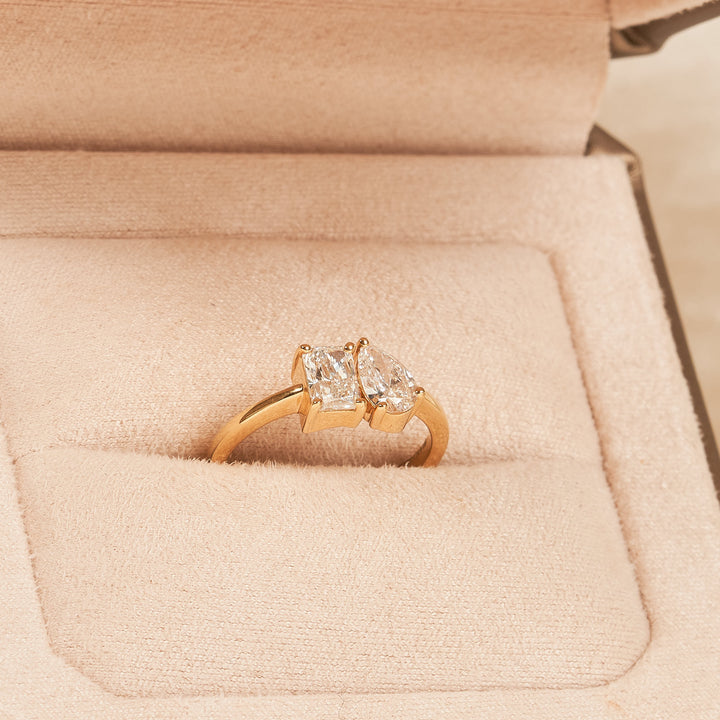 Demi - Radiant Pear Toi et Moi Lab Grown Diamond Ring - 18K Gold - 1,0 ct