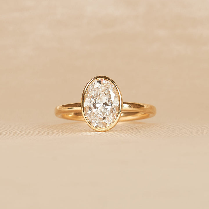 Abby - Oval Solitair Lab Grown Diamond Ring with Bezel Setting - 18K Yellow Gold - 2 ct