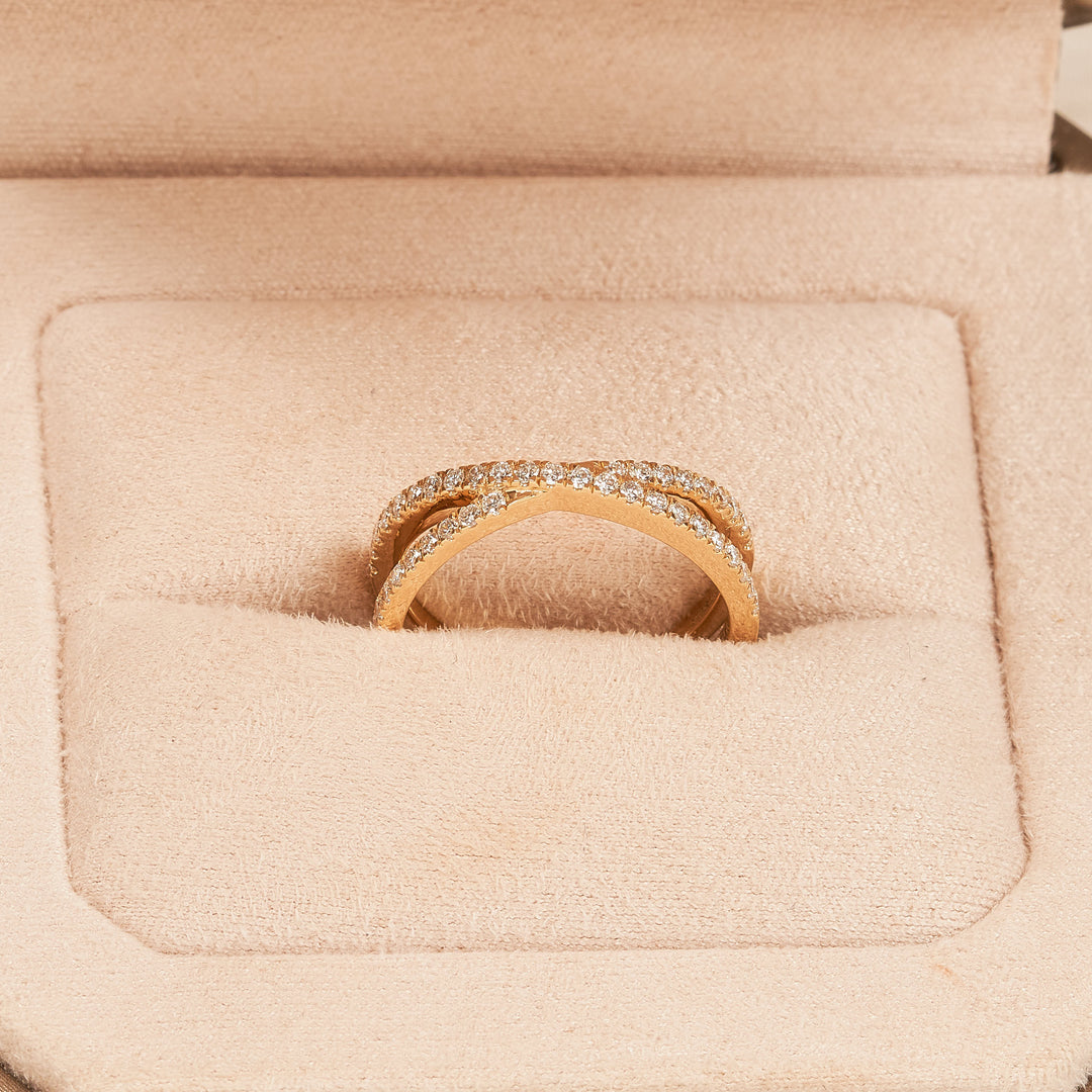 Margot - In Stock - Crossover Pavé Lab Grown Diamond Ring - 18K Gold - 0,39 ct