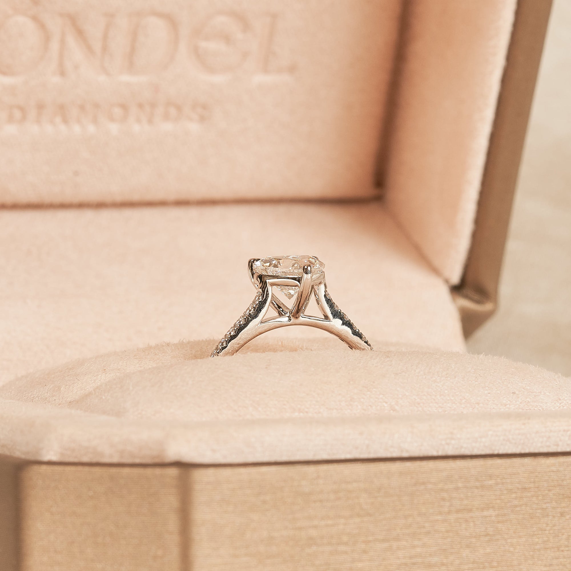 Stella - In Stock - Heart Brilliant Lab Grown Diamond Solitaire Pave Ring - 18K Gold - 1.14 ct