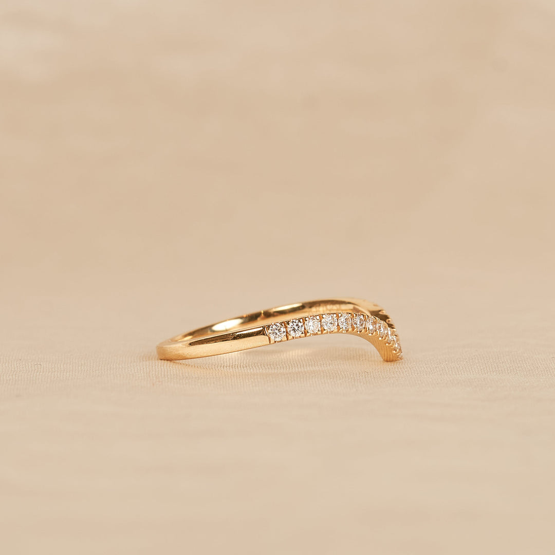 Isabelle - In Stock - V-shaped Lab Grown Diamond Ring Half Set - 18K Gold