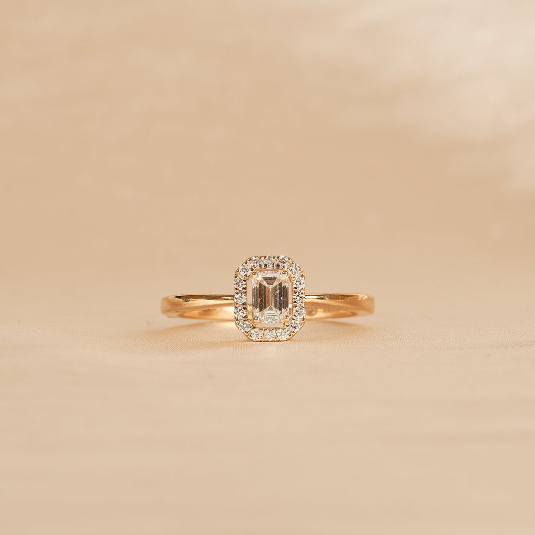 Emerald Halo Ring - 18K Yellow Gold - 0.56 ct