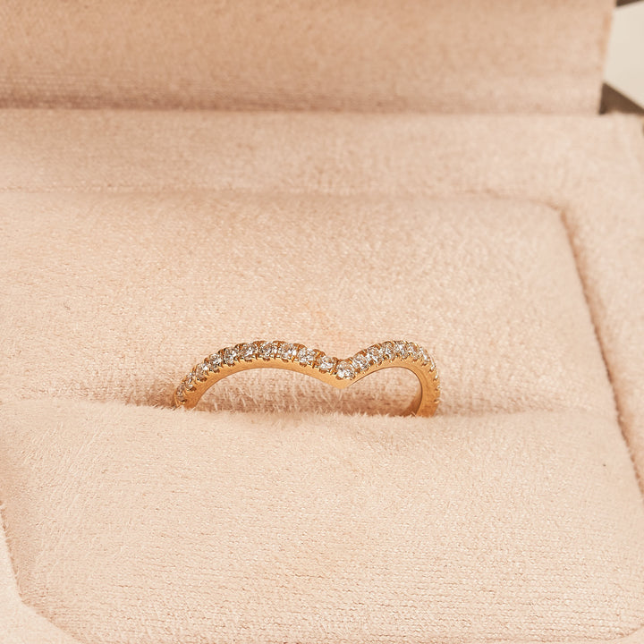 Isabelle - In Stock - V-shaped Lab Grown Diamond Ring Half Set - 18K Gold