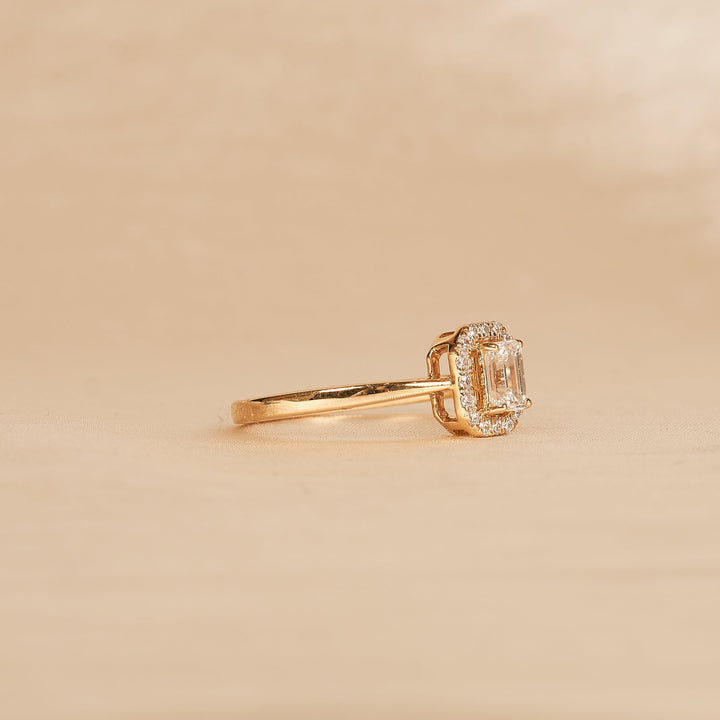 Emerald Halo Ring - 18K Yellow Gold - 0.56 ct