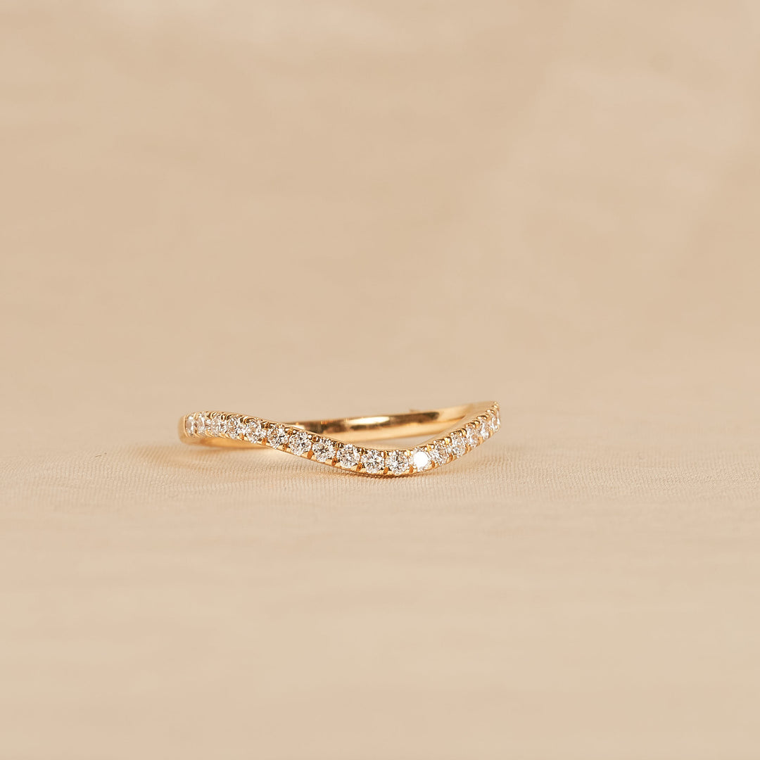 Ivy - In Stock - Curved Pave Lab Grown Diamond Stacking Ring - 18K Yellow Gold - 0,27 ct