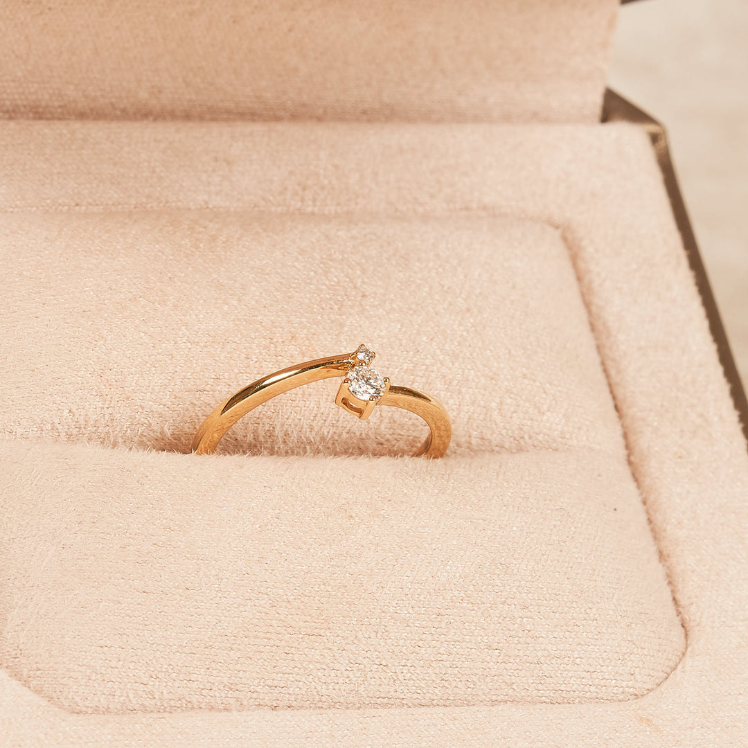 Leticia – Pinky Ring Wrap mit zwei im Labor gezüchteten Diamanten – 18 Karat Gold – 0,1 ct