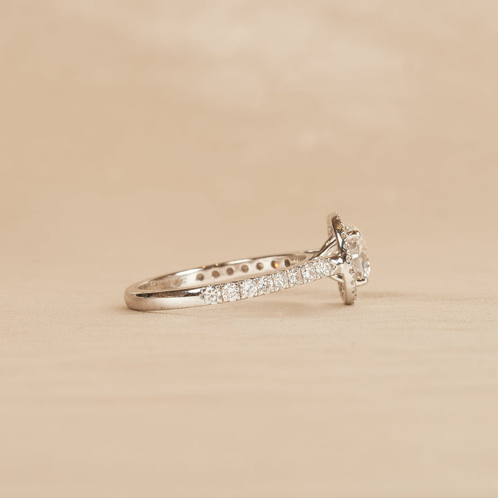 Rond Briljant Halo Ring met Pave Band - 18K Goud