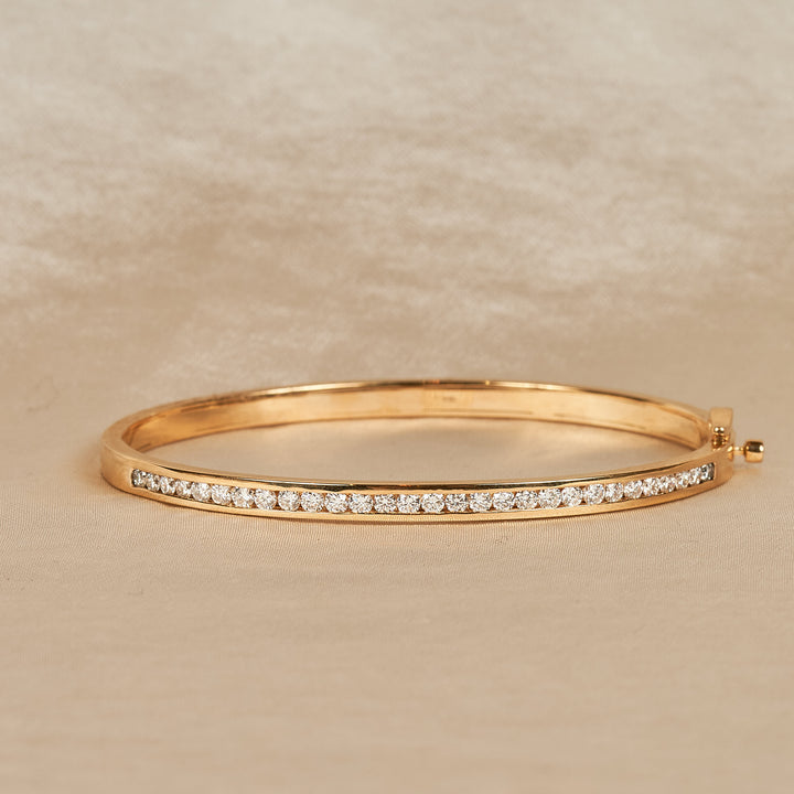 Anouk - In Stock - Bangle with Lab Grown Diamond Channel Setting Slim - 18k Gold - 1,43 ct