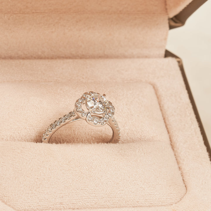 Flower Pave ring met Ronde Briljant - 18k Witgoud - 1,09 ct