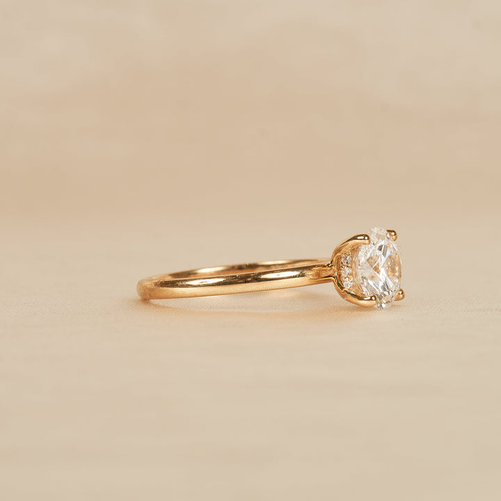 Lisa - In Stock - Solitaire Round Brilliant Lab Grown Diamond Ring with Hidden Halo - 18K Yelllow Gold - 1,56 ct