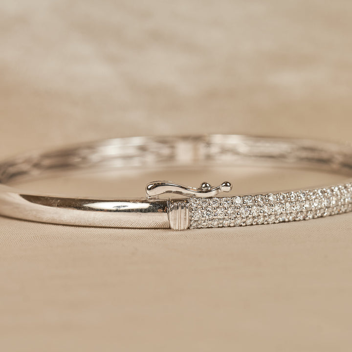 Chloé - In Stock - Bangle Bracelet with Pave Lab Grown Diamonds - 18K Gold - 1,6 ct