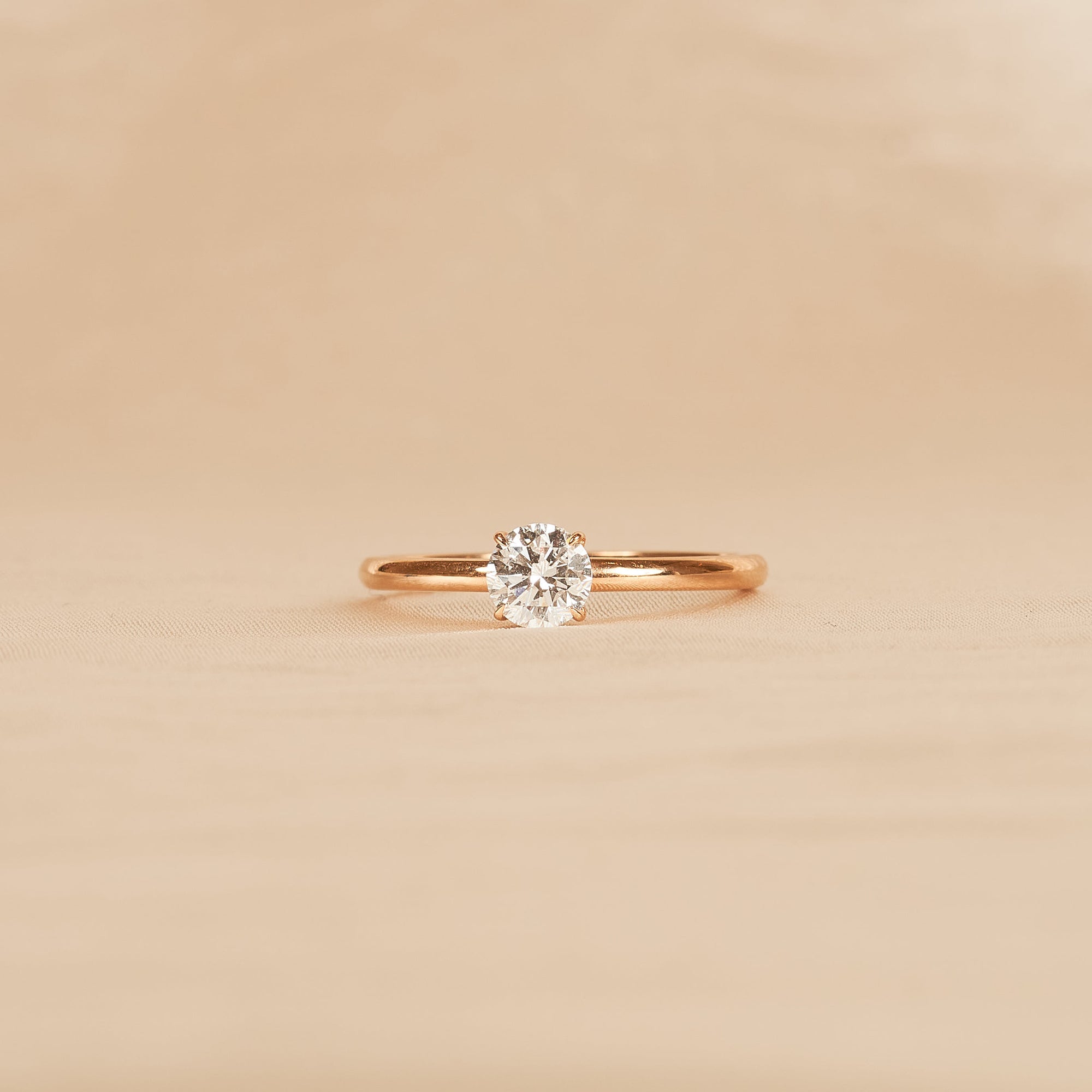 Lisa - In Stock - Solitaire Round Brilliant Lab Grown Diamond Ring with Hidden Halo - 18K Rose Gold - 0,573 ct