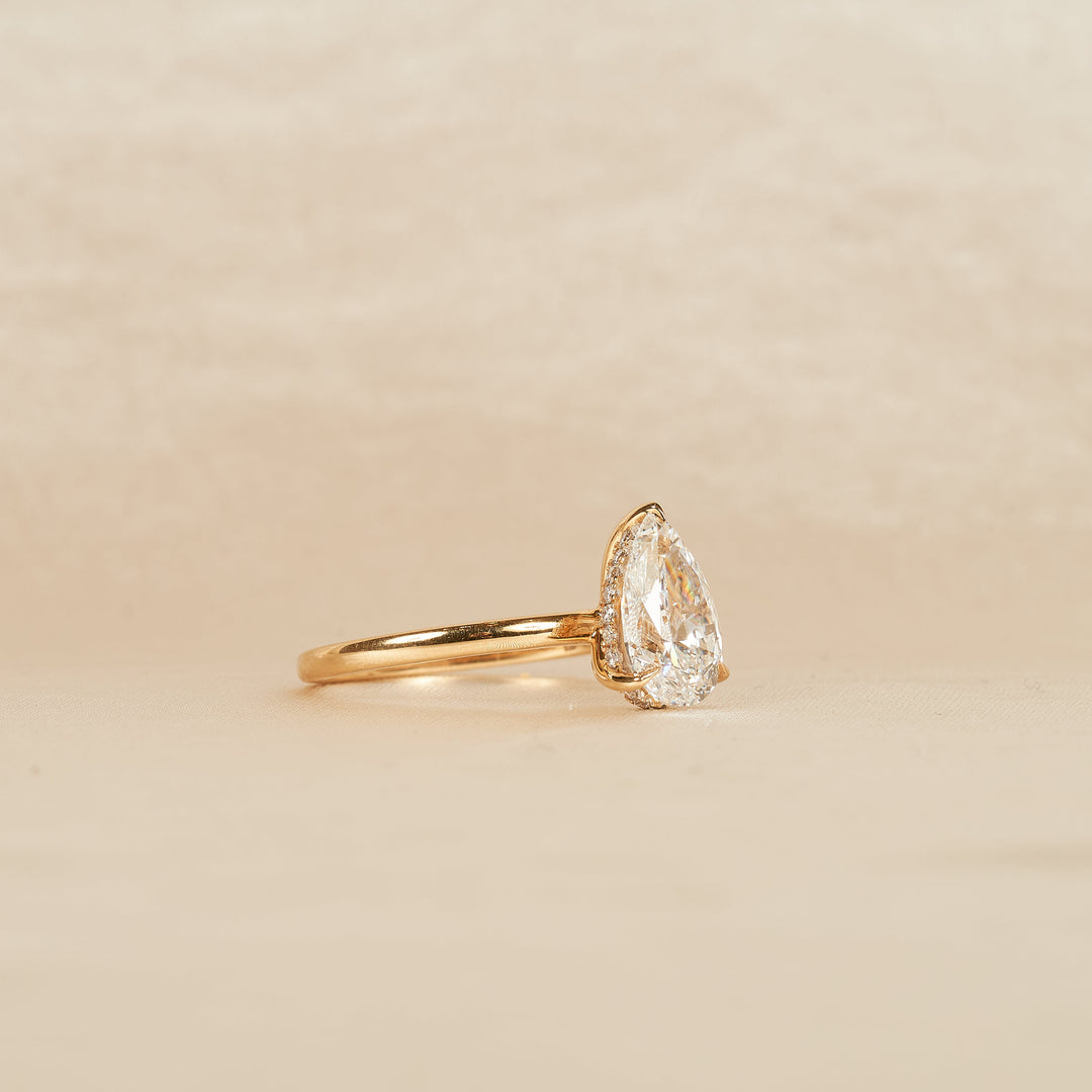 Solitaire Pear Diamanten Ring met Hidden Halo - 18K Geelgoud - 2,07 ct