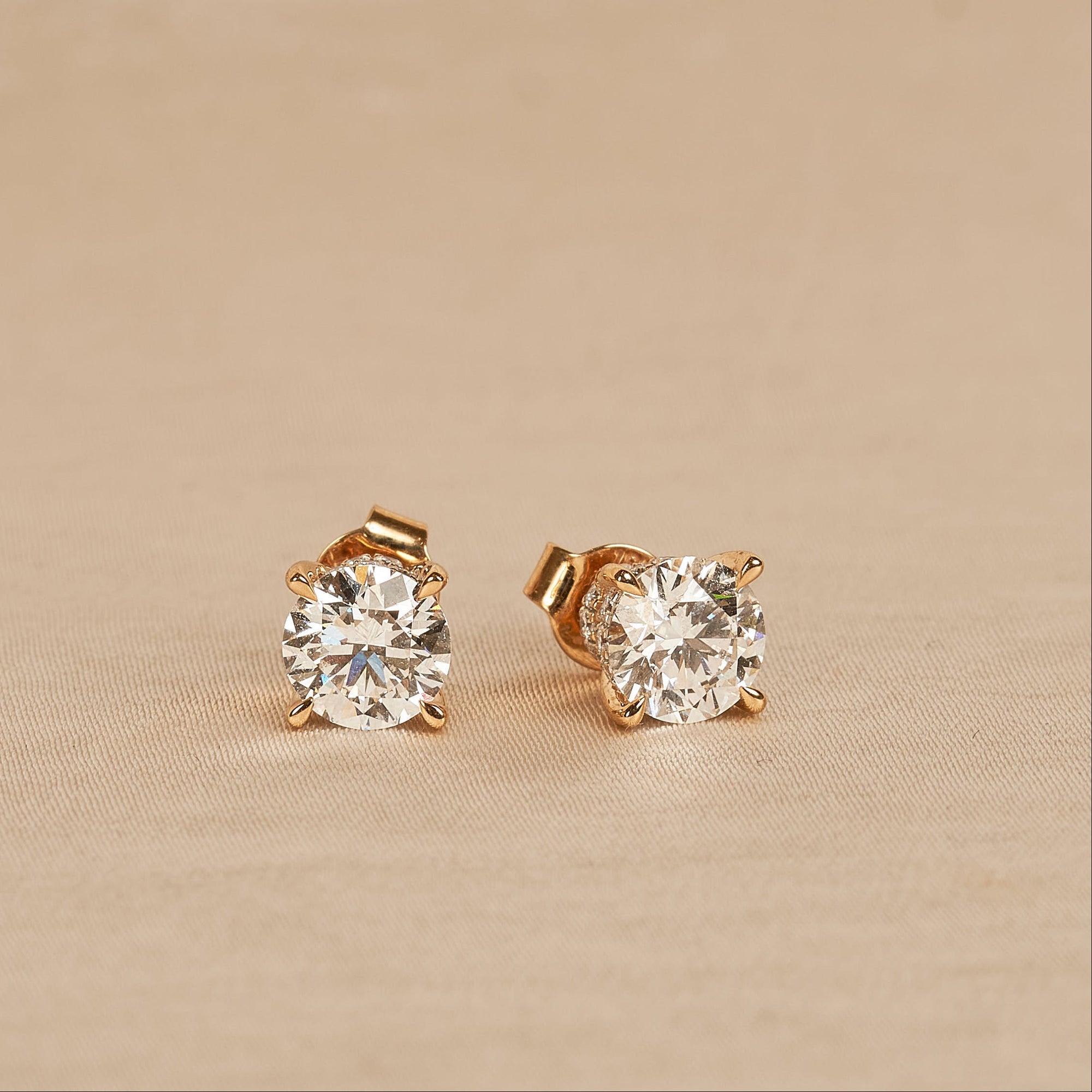 Emily - In Stock - Round Brilliant Lab Grown Diamond Stud Earrings with Double Hidden Halo - 18K Yellow Gold - 1,28 ct