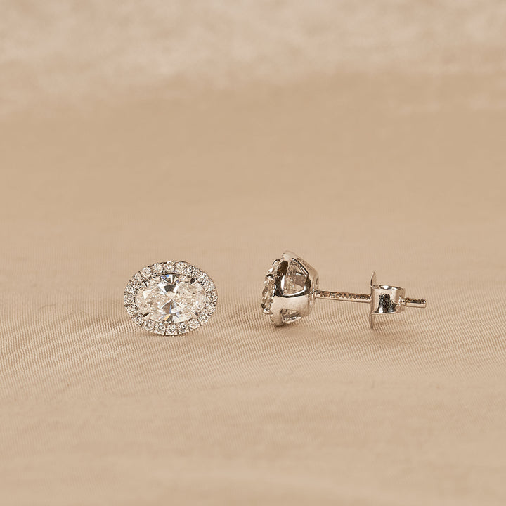 Bibi - In Stock - Oval Halo Lab Grown Diamond Stud Earrings - 18K White Gold - 1,24 ct