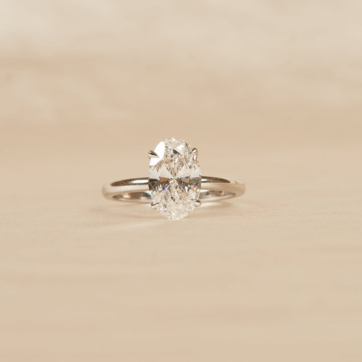Ovale Solitair Ring met Hidden Halo - 18K Witgoud - 2,15 ct