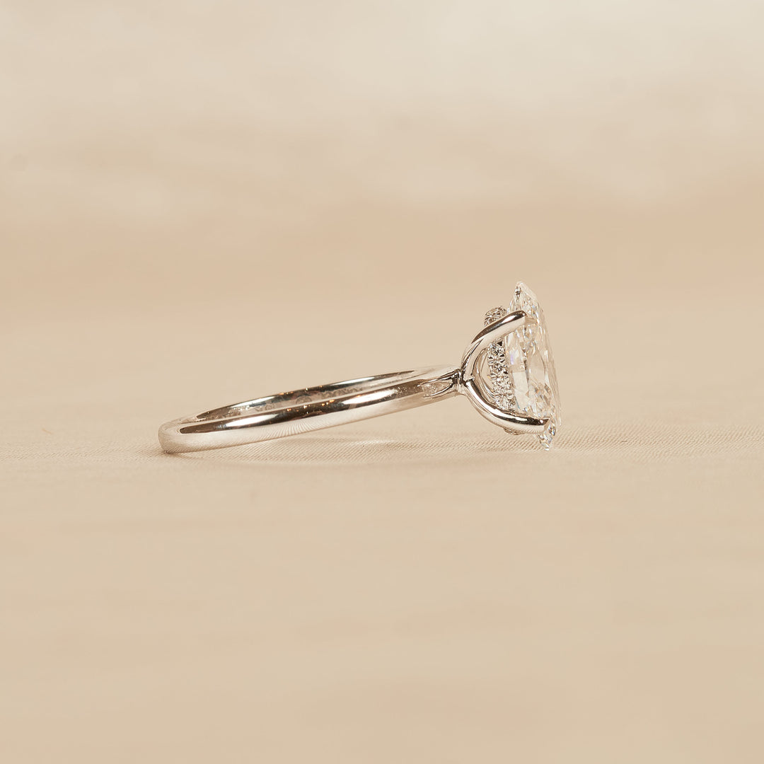 Ovale Solitair Ring met Hidden Halo - 18K Witgoud - 2,15 ct
