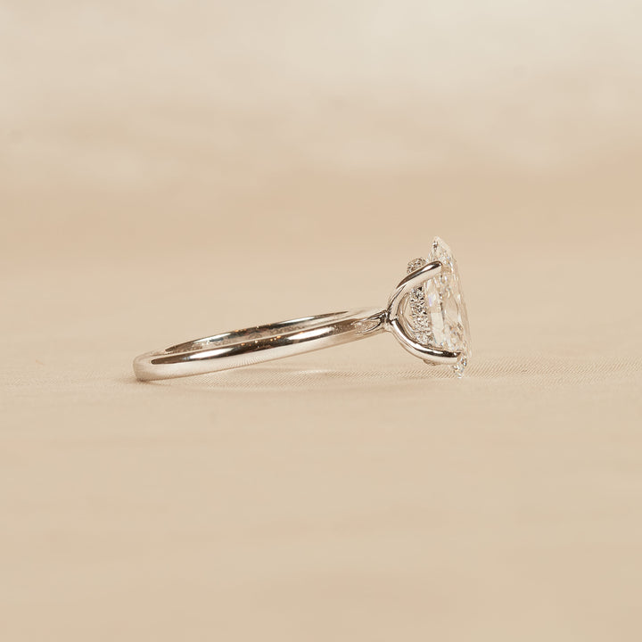 Ovale Solitair Ring met Hidden Halo - 18K Witgoud - 2,15 ct