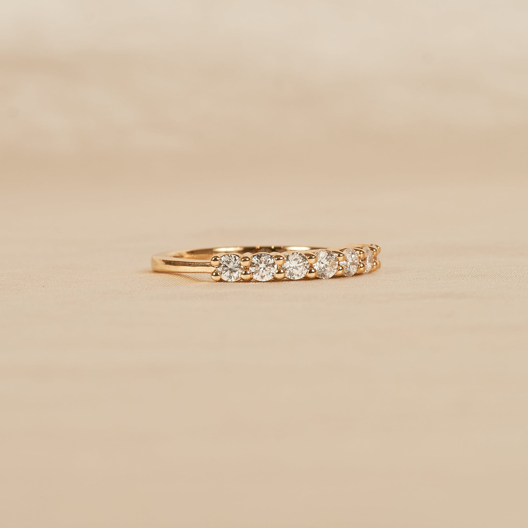 Elodie - In Stock - Lab Grown Diamond Row Ring - 18K Gold - 0,5 ct