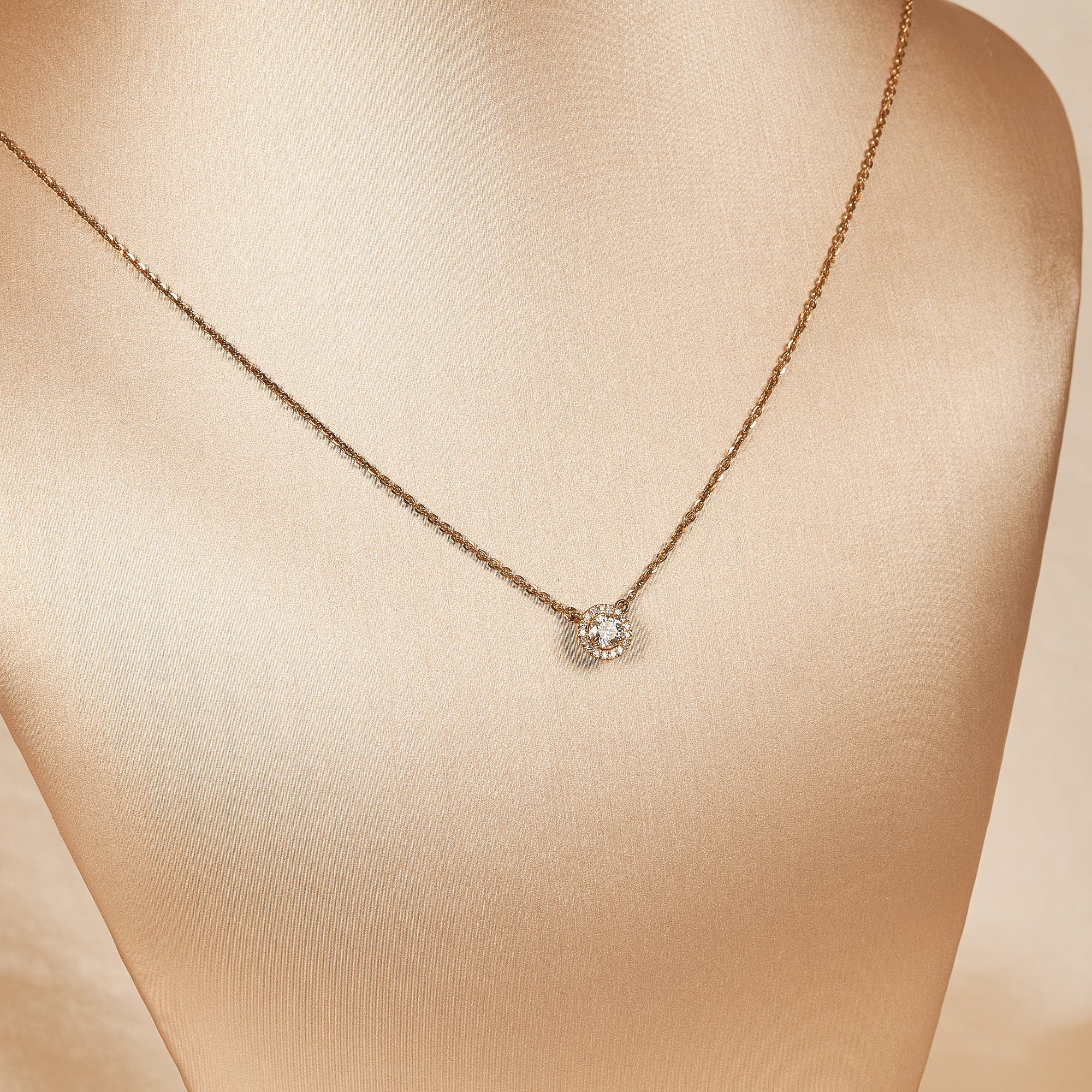 Viviana - In Stock - Round Brilliant Halo Lab Grown Diamond Pendant Necklace - 18K Gold