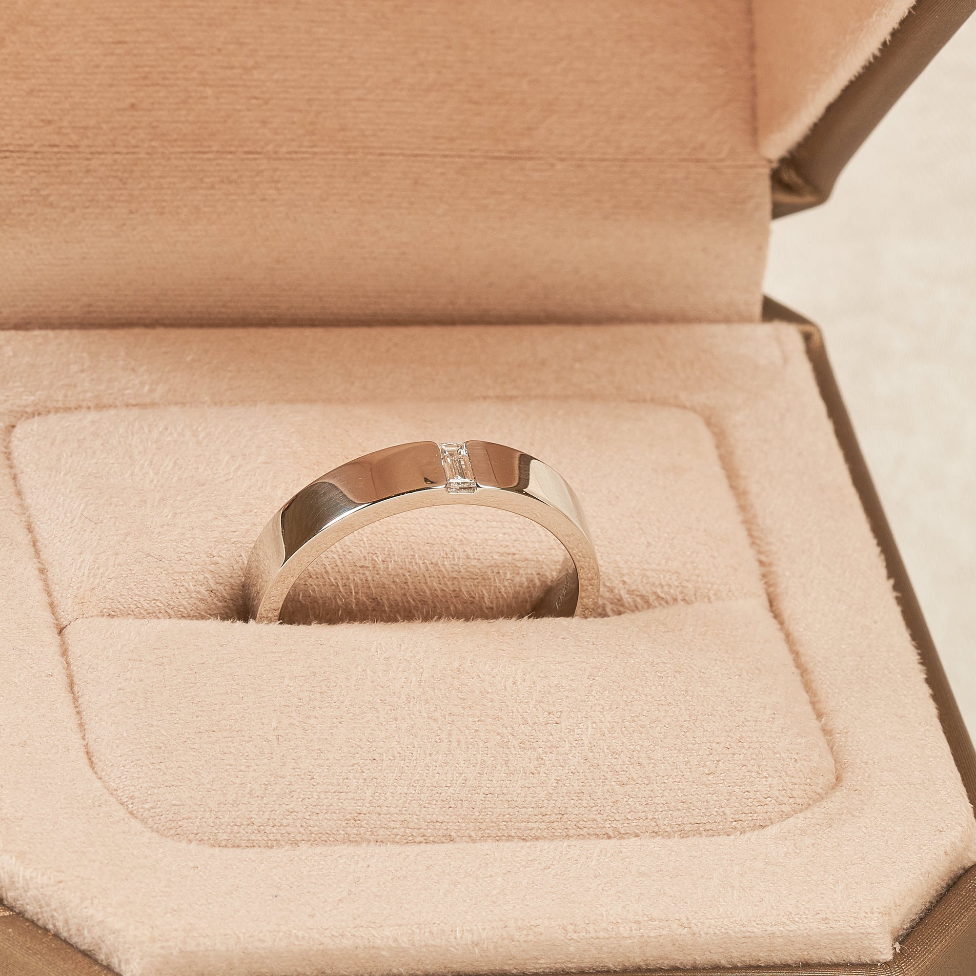 Jones - In Stock - Men's Wedding Band - PLATINUM - 0,11 ct