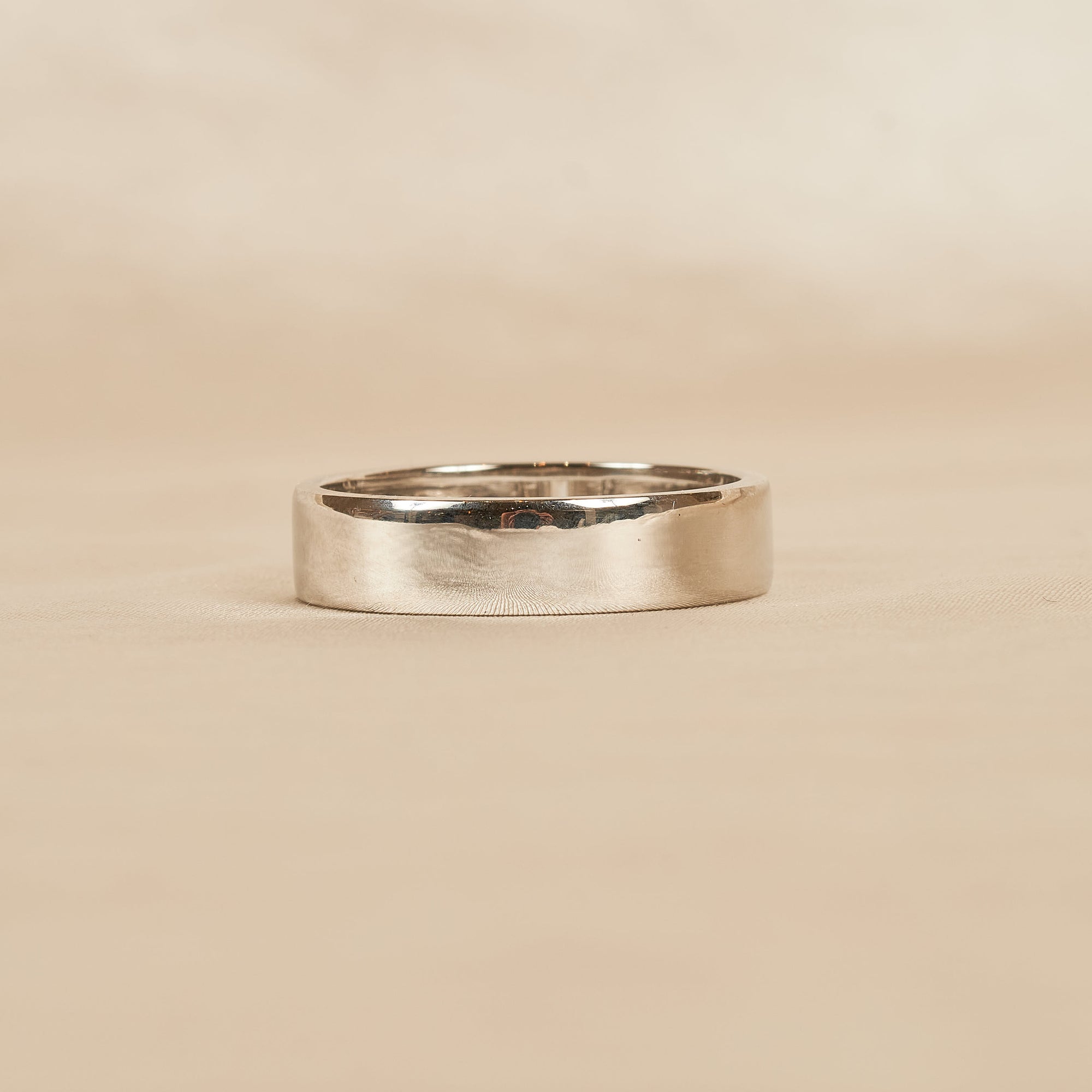 Charlie - In Stock - Men's Wedding Band - PLATINUM - 0,22 ct