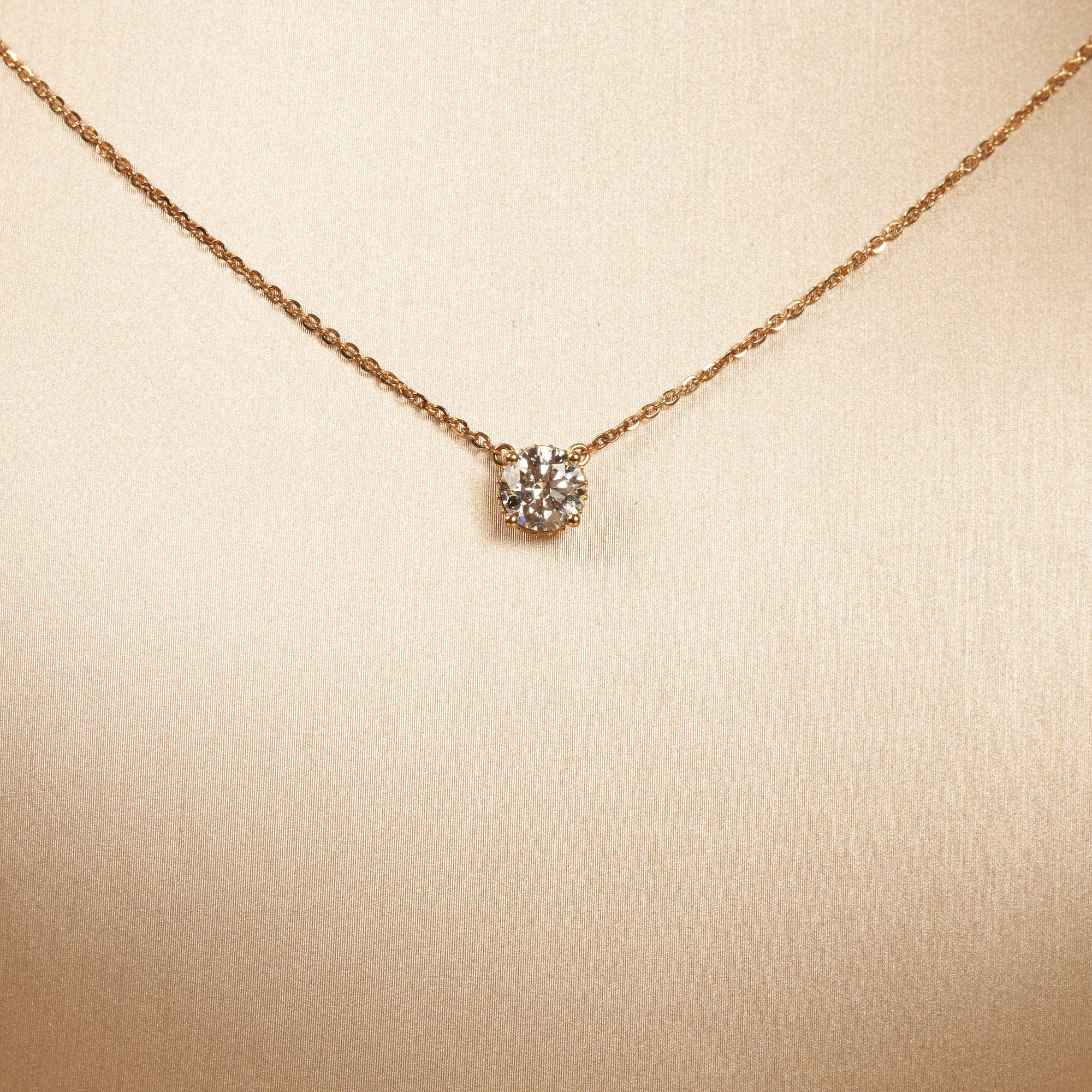Tessa - In Stock - Round Brilliant Lab Grown Diamond Necklace with Hidden Halo - 18K Gold