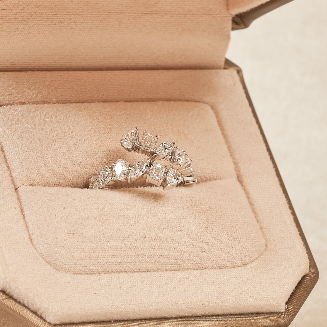 JOSEPHINE - Wrap around Ring met FANCY CUT DIAMOND MIX - 18K WITGoud - 2,07 CT