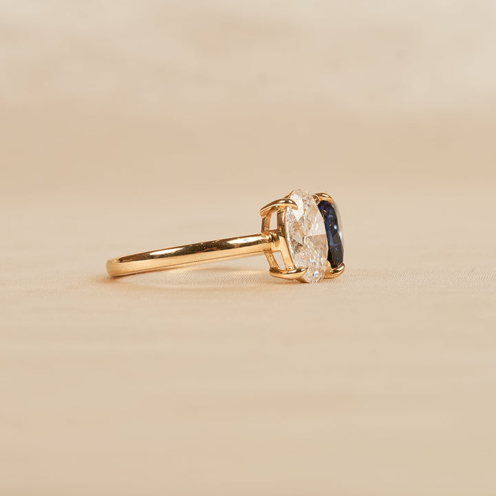 Blue Sapphire 1,5 ct Pear with 1,5 carat Oval Diamant Toi et Moi Ring  - 18K Geelgoud