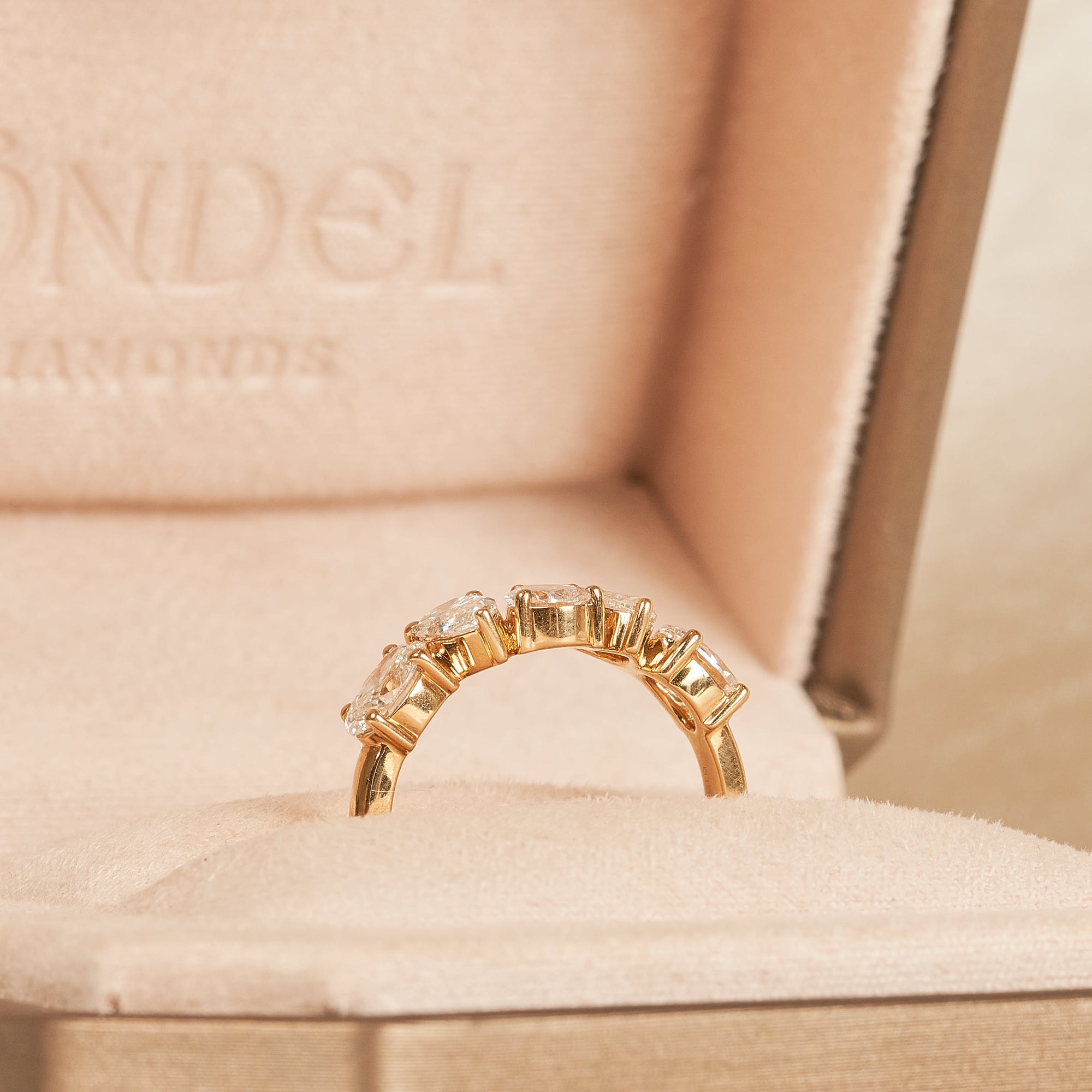 Joyce - Fancy Shape Pear Oval Lab Grown Diamond Ring - 18K Yellow Gold - 1,84 ct