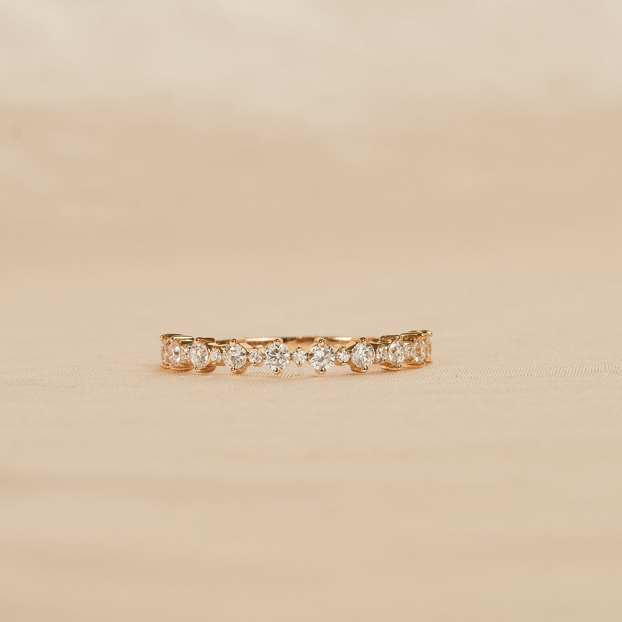 Angelina - In Stock - Multi Round Brilliant Lab Grown Diamond Ring- 18K Yellow Gold - 0,42 ct