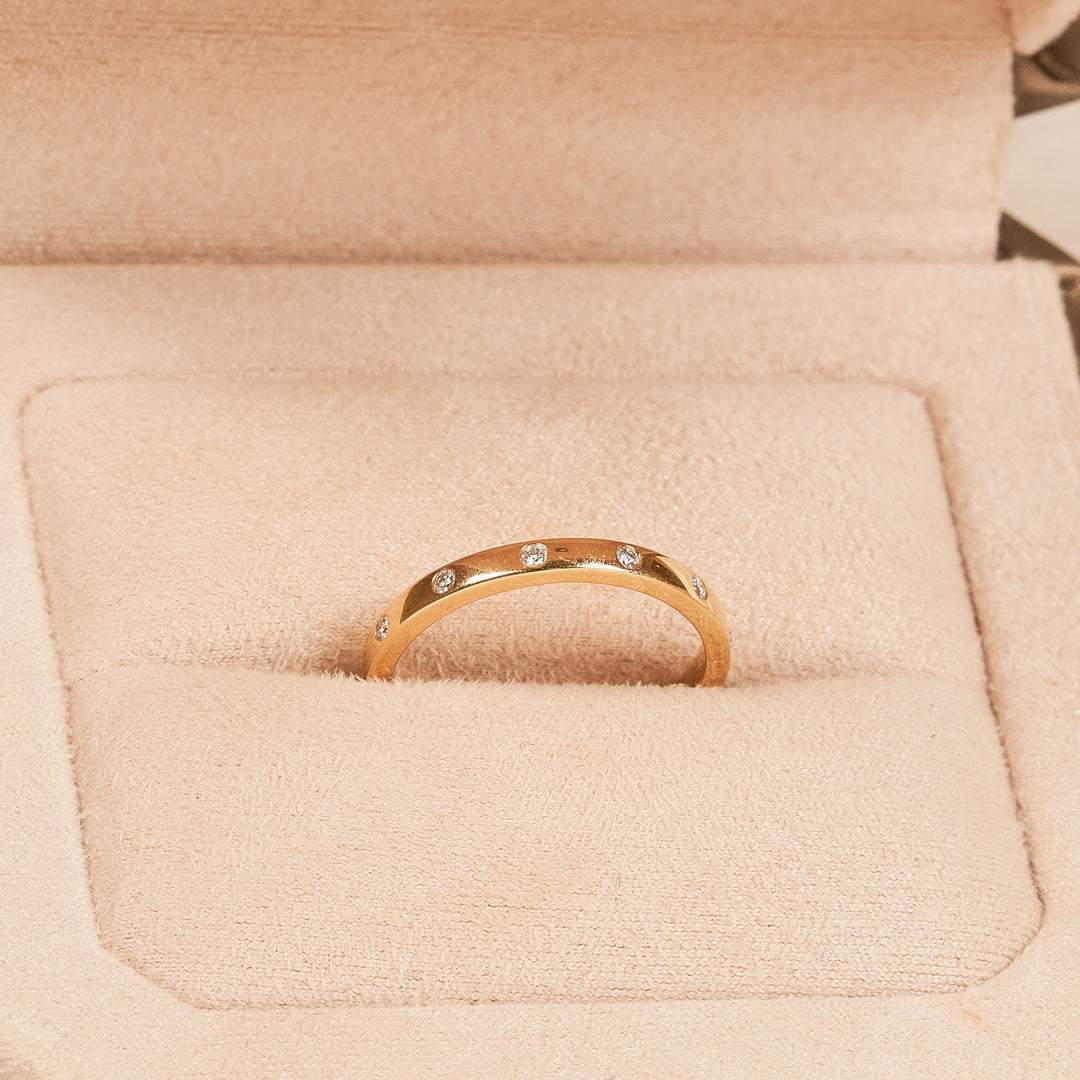 Megan - In Stock - Ring with Flush Setting Brilliant Cut Lab Grown Diamonds - 18K Yellow Gold - 0,14 ct