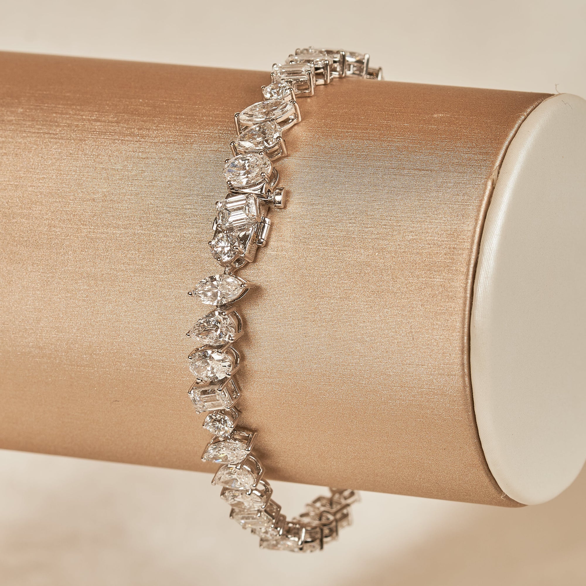 Claire - In Stock - Lab Grown Diamond Tennis Bracelet with Fancy Cut Mix Diamonds - 18K Gold - 12,72 ct