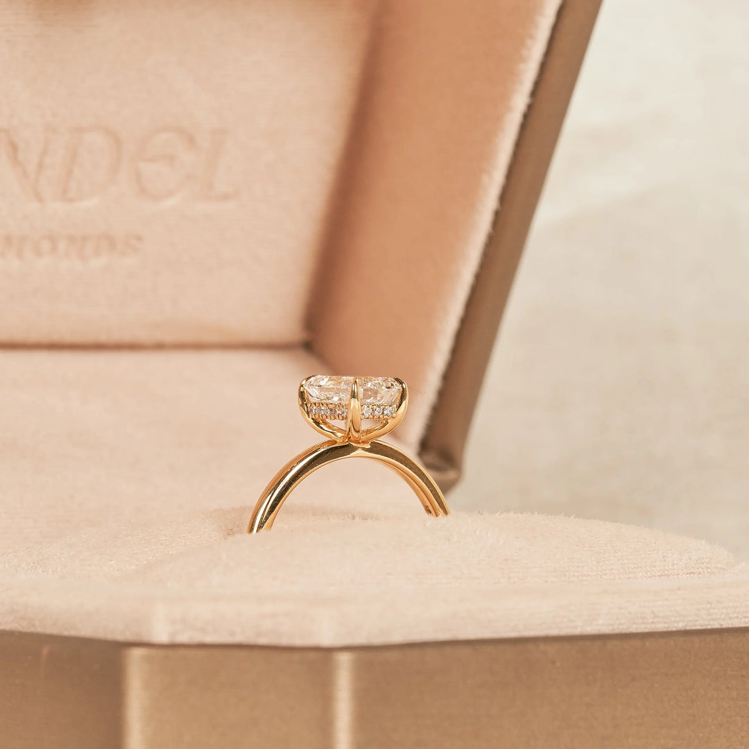 Lisa - In Stock - Emerald Lab Grown Diamond Ring Solitair with Hidden Halo