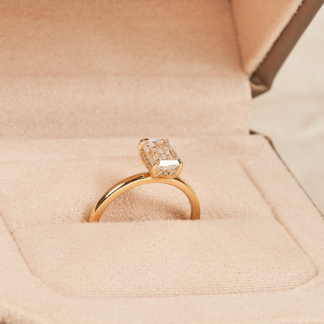 Solitaire Emerald Diamanten Ring met Hidden Halo - 18K Geelgoud - 1,57 ct